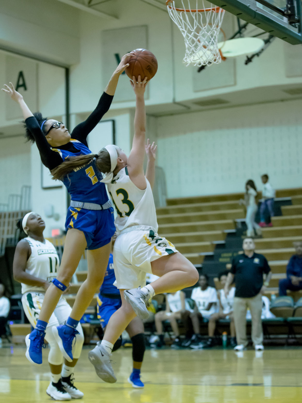 20190204_Gburg_at_SV_GBball_Thorton_3